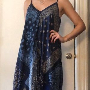 Holding Horses Handkerchief hem Paisley print maxi